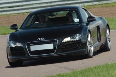 b2ap3_thumbnail_audi-r8-thrill-at-11165305.jpg